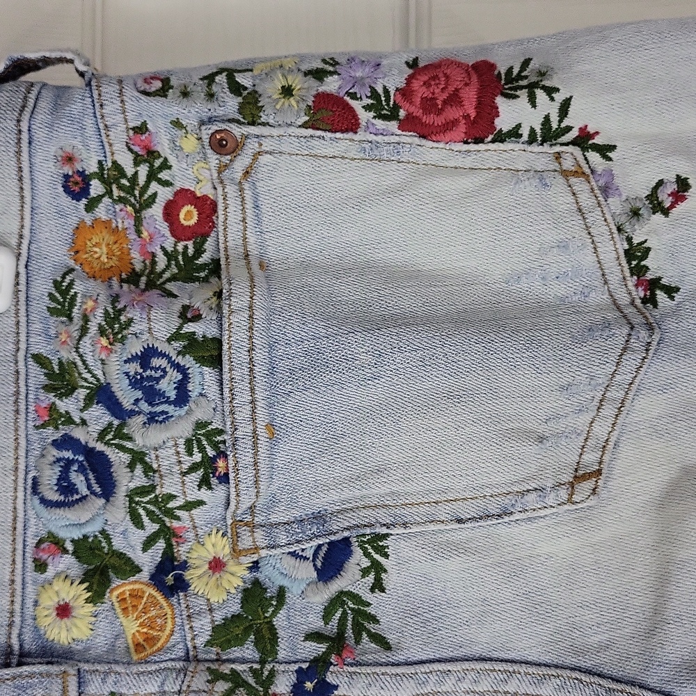 pilcro and the letterpress slim boyfriend embroidered shorts 30" waist - Picture 10 of 12